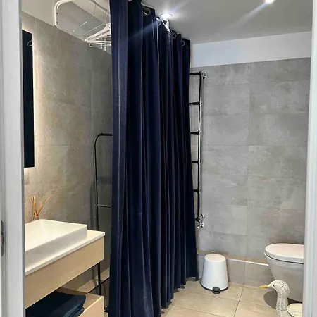 Apartment Cozy Well Located *